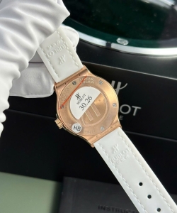 hublot classic fusion king gold womens white 33mm