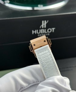 hublot classic fusion king gold womens white 33mm