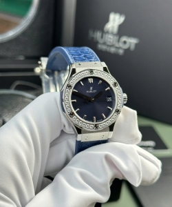 hublot classic fusionwomens blue 33mm