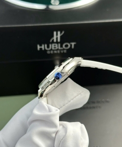 hublot classic fusion watch womens white 33mm