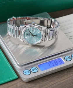 Rolex day-date 128236 dial ice blue weight 158gram 36mm