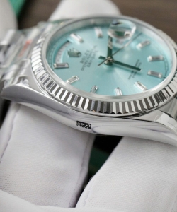 Rolex day-date 128236 dial ice blue weight 158gram 36mm