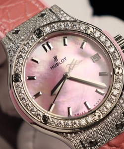 hublot classic fusion mother of pearl dial + moissanite diamonds 33mm