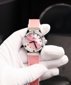 hublot classic fusiondial mother of pearl pink + moissanite diamonds 33mm