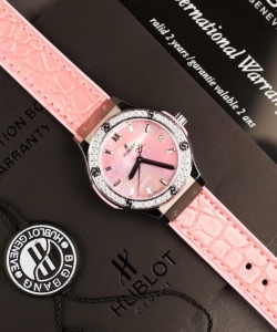 hublot classic fusiondial mother of pearl pink + moissanite diamonds 33mm