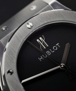 hublot classic fusion 40 years anniversary watch black dial 42mm