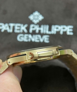 Patek Philippe nautilus 5723custom solid rose gold 18k and diamonds natural 40mm